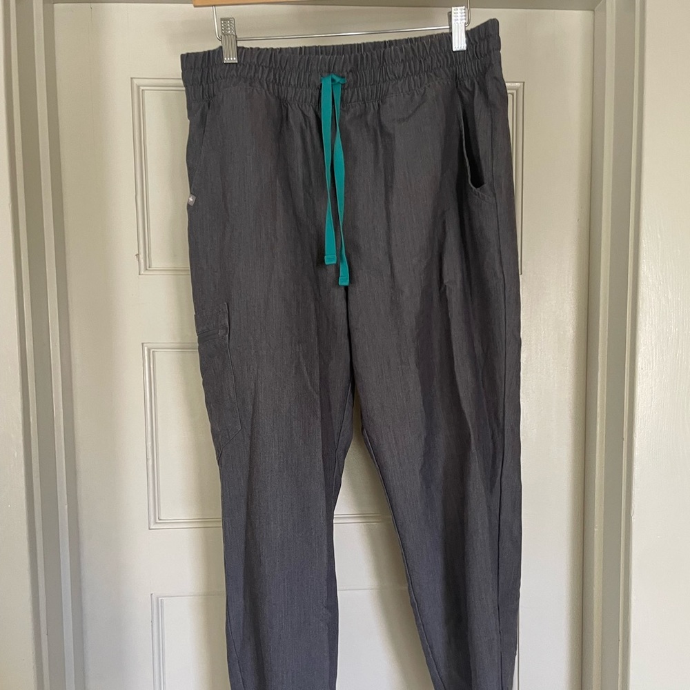 figs gray jogger scrub pants size l
